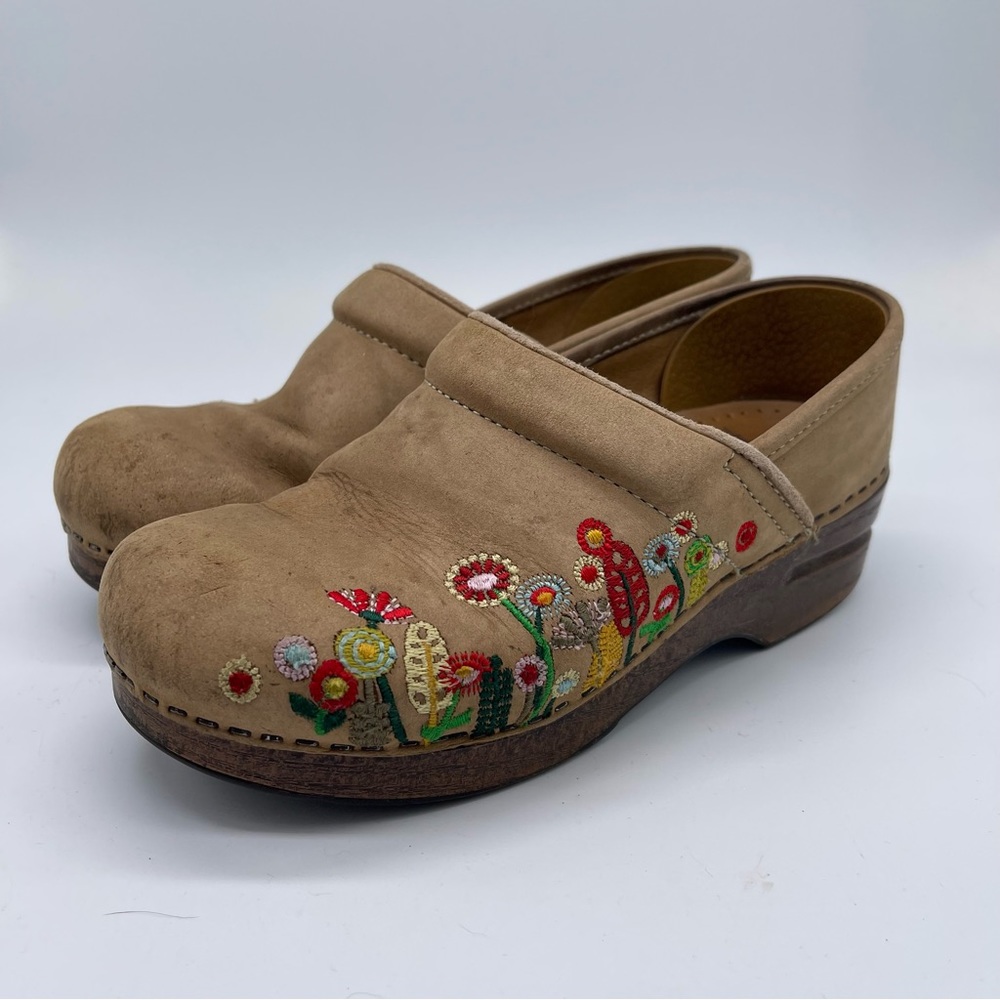 Dansko, Leather Floral Embroidered Clogs, Size 37. Good used condition!